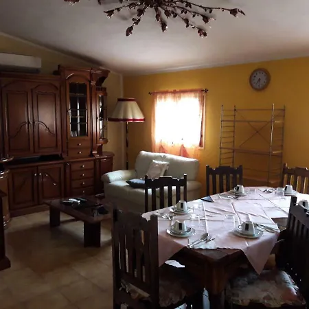 B & B Country House לינה וארוחת בוקר *